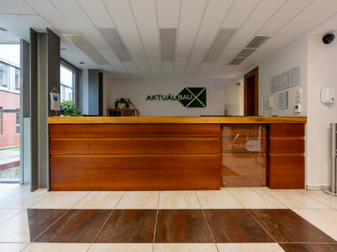 Recepci&oacute;s pult 105